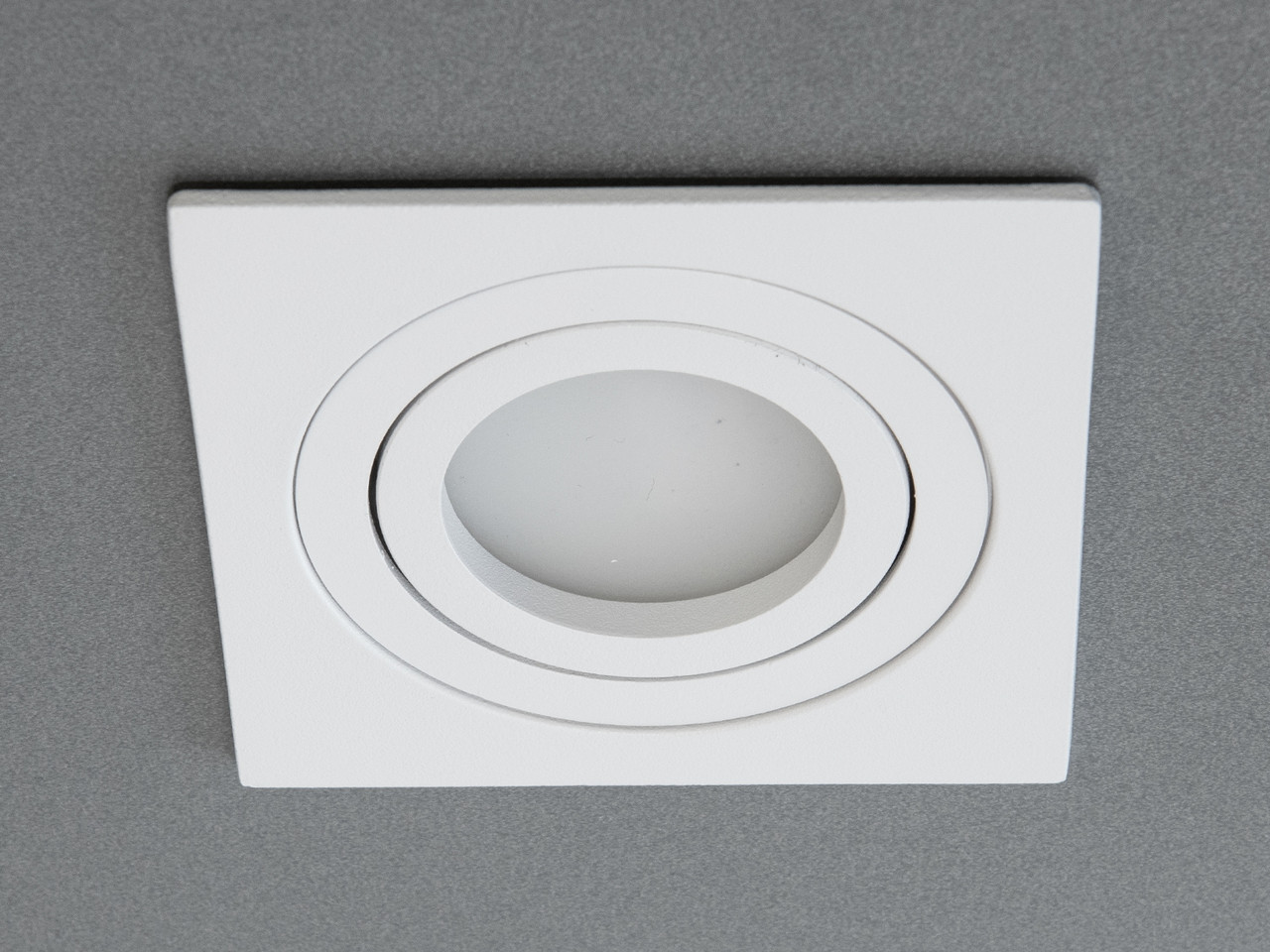 Квадратний врізний точковий світильник білий Aluminium для вітальні PMR-201-S-WH