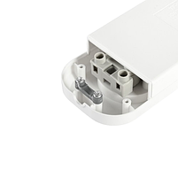 Колодка подовжувача без заземлення 3 розетки з кнопкою біла Standard Titanum, фото 3