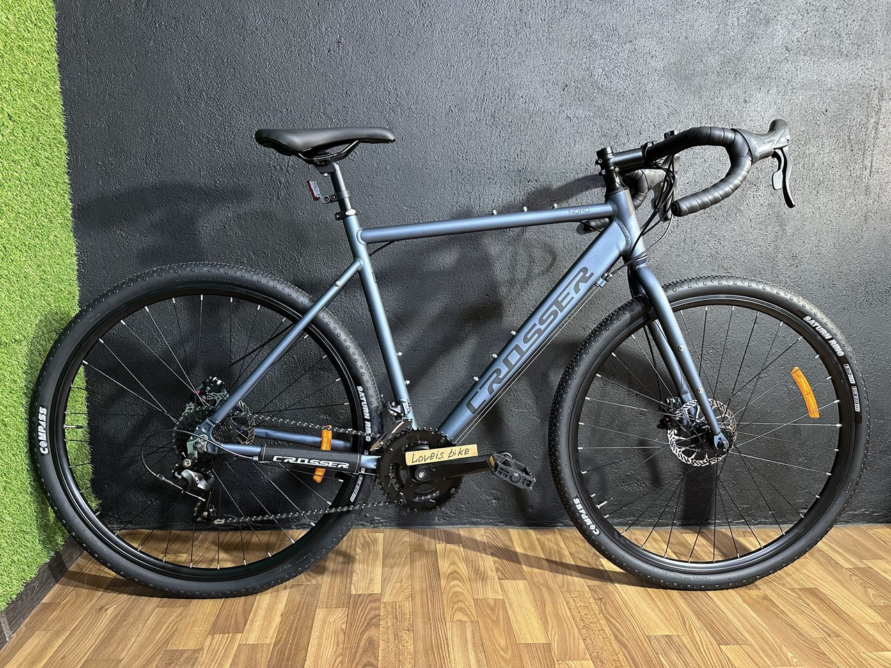 Велосипед гірський двоколісний на алюмінієвій рамі Crosser Gravel NORD 28" рама 17" Сірий