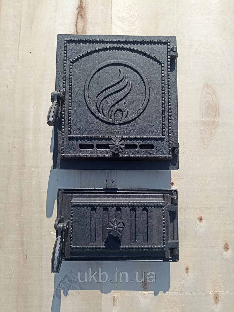 Комплект дверцят глухіх топочні 370*330 мм + піддувні 310*180 мм з регулятором