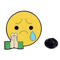 Брошка значок кліпса металева смайлик, що плаче, покрита кольоровою емаллю розмір виробу 30х30 мм.