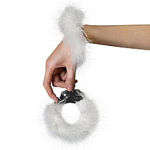 Наручники металеві Adrien Lastic Handcuffs White з білою пухнастою обробкою AD30310, фото 3