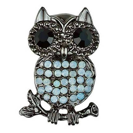 Брошка металева на сріблястій основі сова на гілочці з блакитними та чорними стразами розмір 30х20 мм, фото 1