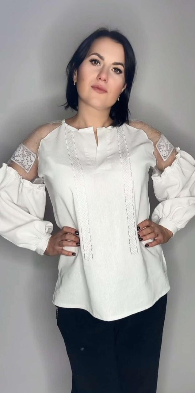 Вишиванка жіноча з білого льону "Казка"