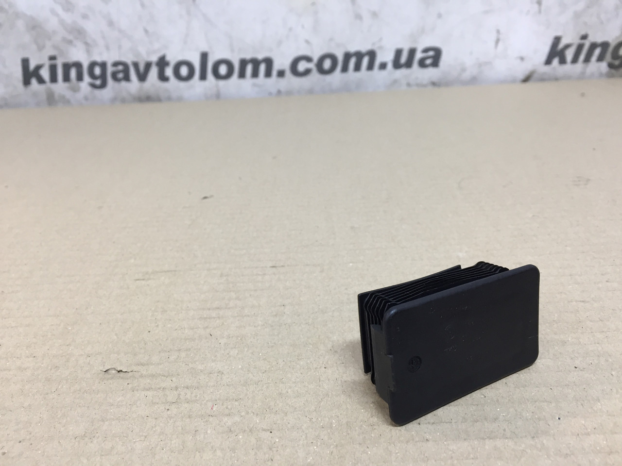 Заглушка Skoda Octavia A5 1Z0819681, фото 1