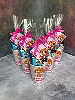 Набір цукерок у солодкому стакані з листівкою