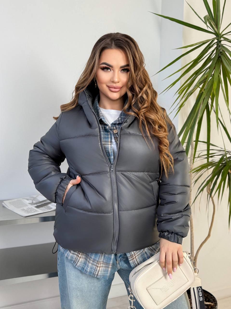 Жіноча демісезона куртка великого розміру plussize 48-62 на синтепоні 150 весна/осінь на блискавці з капюшоном