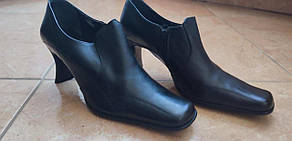 Туфлі жіночі шкіряні каблук 7.5 чорні на блискавці 40р arturo morri