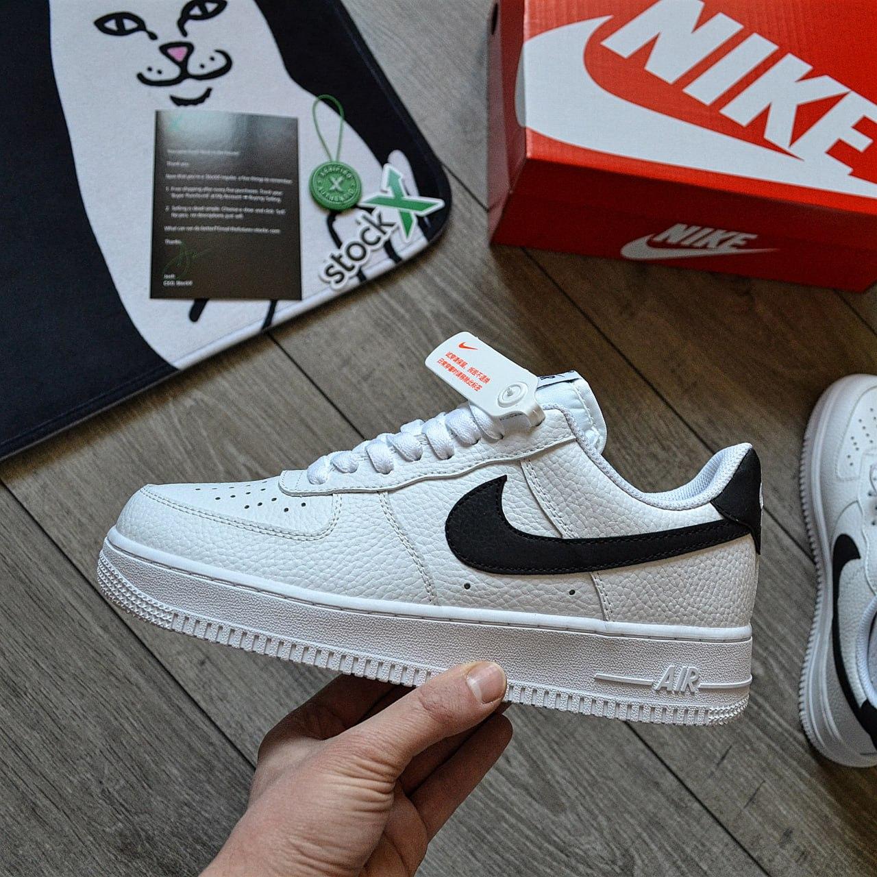 Чоловічі кросівки Nike Air Force 1 '07 White Black Білі з чорним Взуття Найк Аір Форс 1 '07 Лов шкіра демісезон