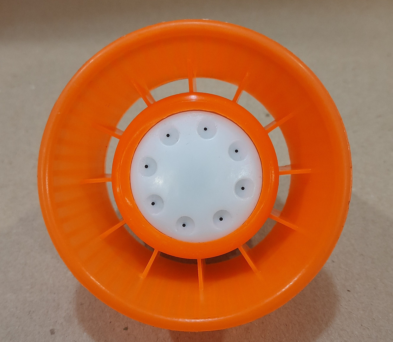 Форсунка одинарна (лійка 8 отворів) до акумуляторного оприскувача, фото 1