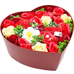 Букет з мильних троянд у коробці, з підсвіткою, від батарейок, Червоний / Подарунковий набір троянд з мила