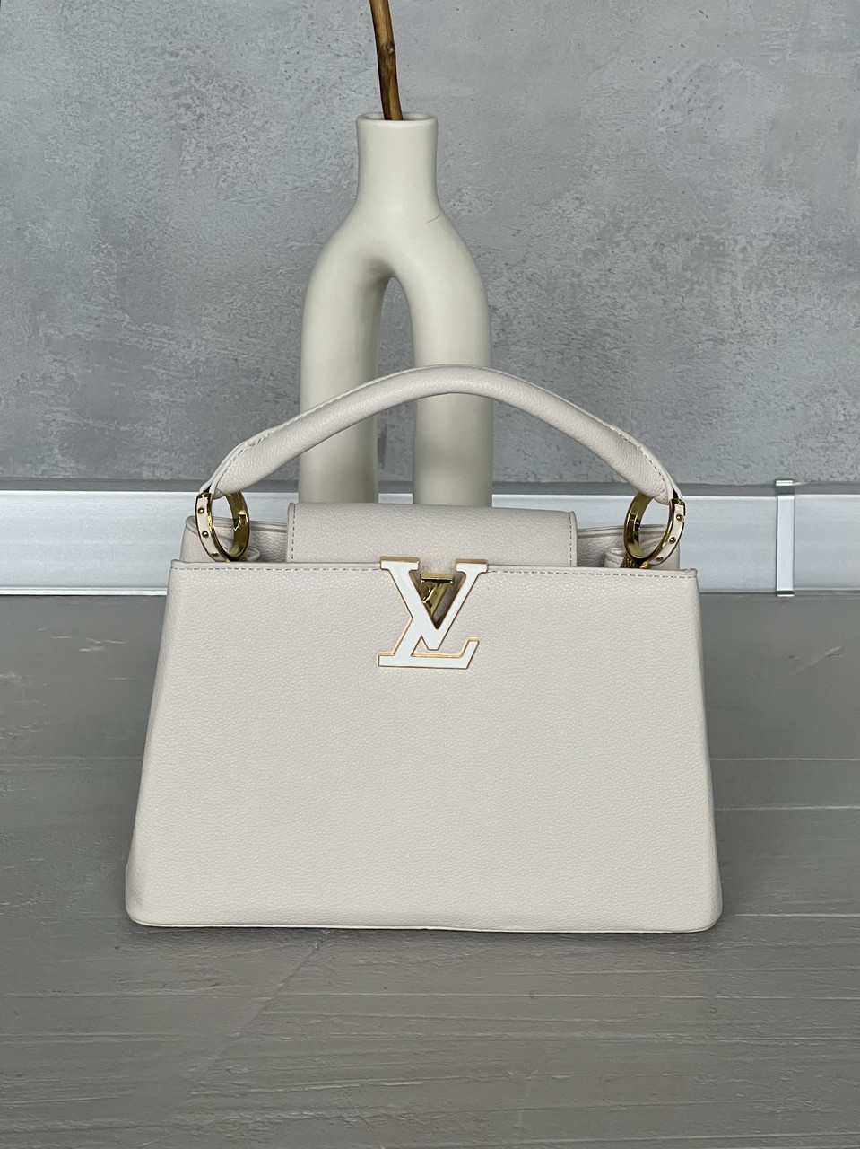 Жіноча сумка Louis Vuitton Capucines через плече Луї Віттон білий класичний