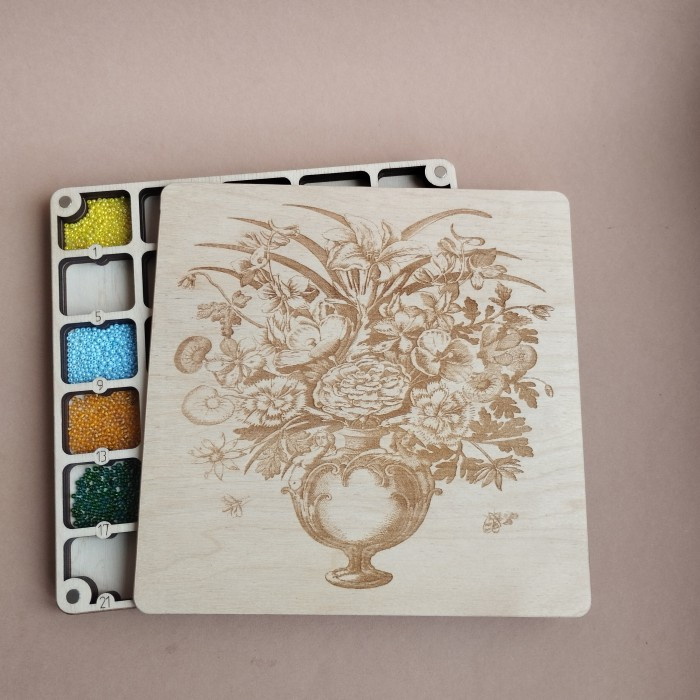 Квадратний органайзер для бісеру з дерев'яною кришкою (060018), фото 1