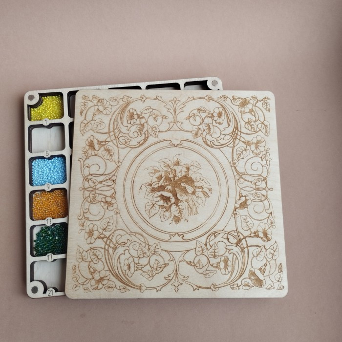 Квадратний органайзер для бісеру з дерев'яною кришкою (060021), фото 1