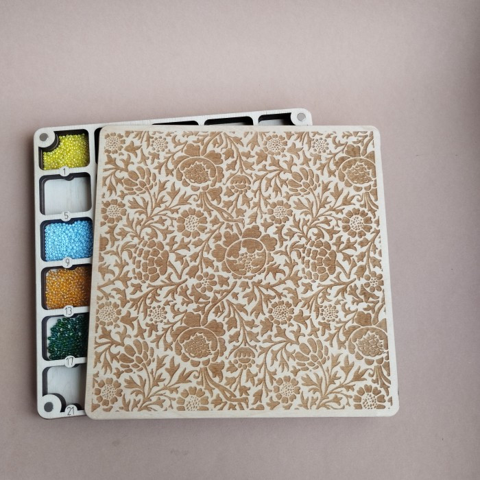 Квадратний органайзер для бісеру з дерев'яною кришкою (060022), фото 1