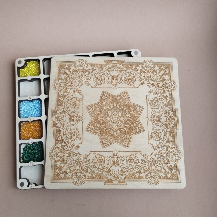 Квадратний органайзер для бісеру з дерев'яною кришкою (060024), фото 1