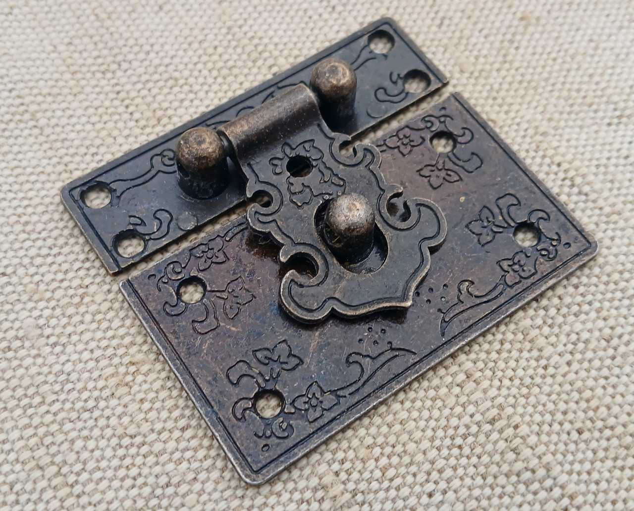 Замок для дерев'яних коробок, 50х40мм.