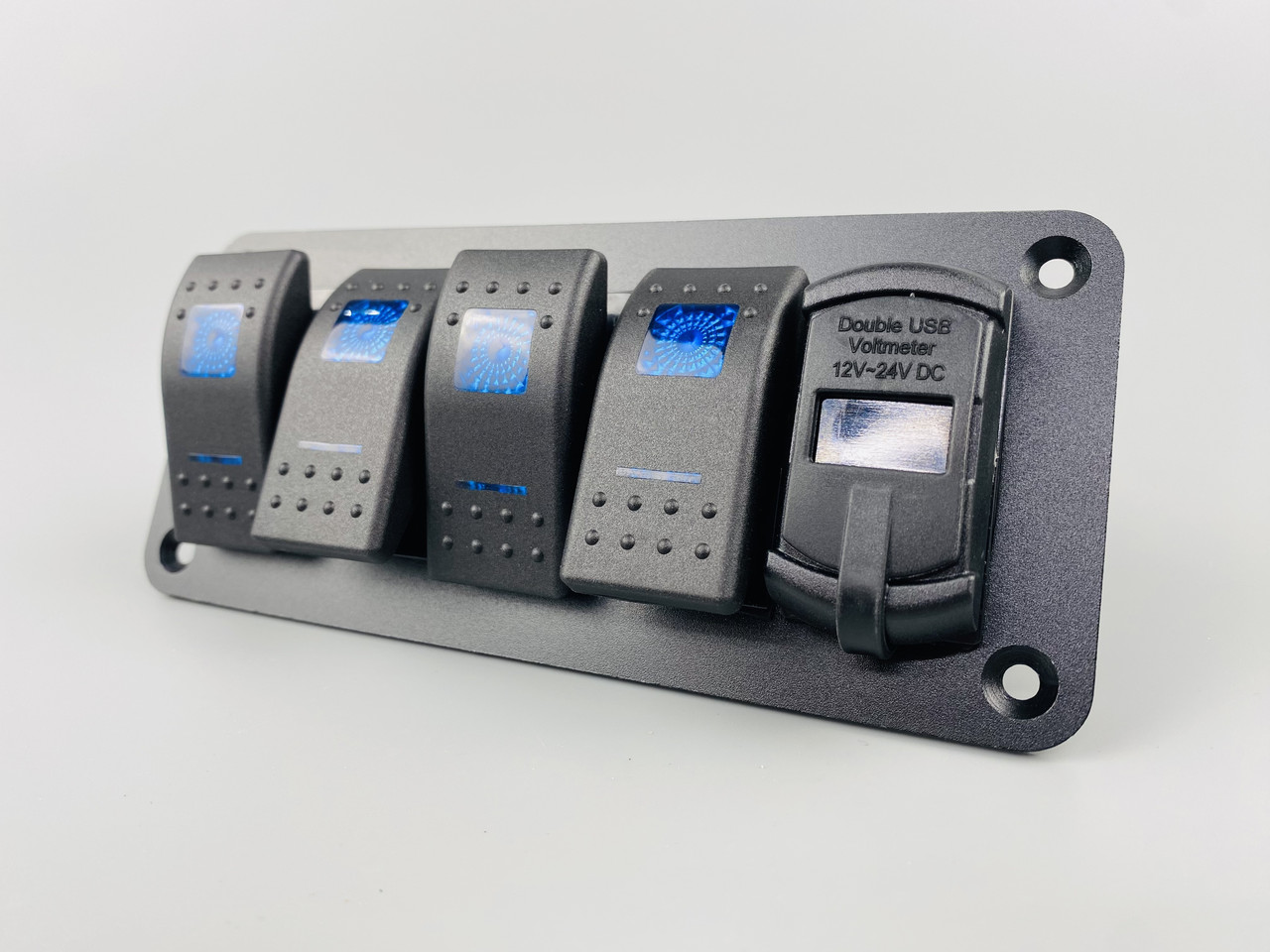 Панелі з 4 перемикачами, двома USB-портами та цифровим вольтметром., фото 1