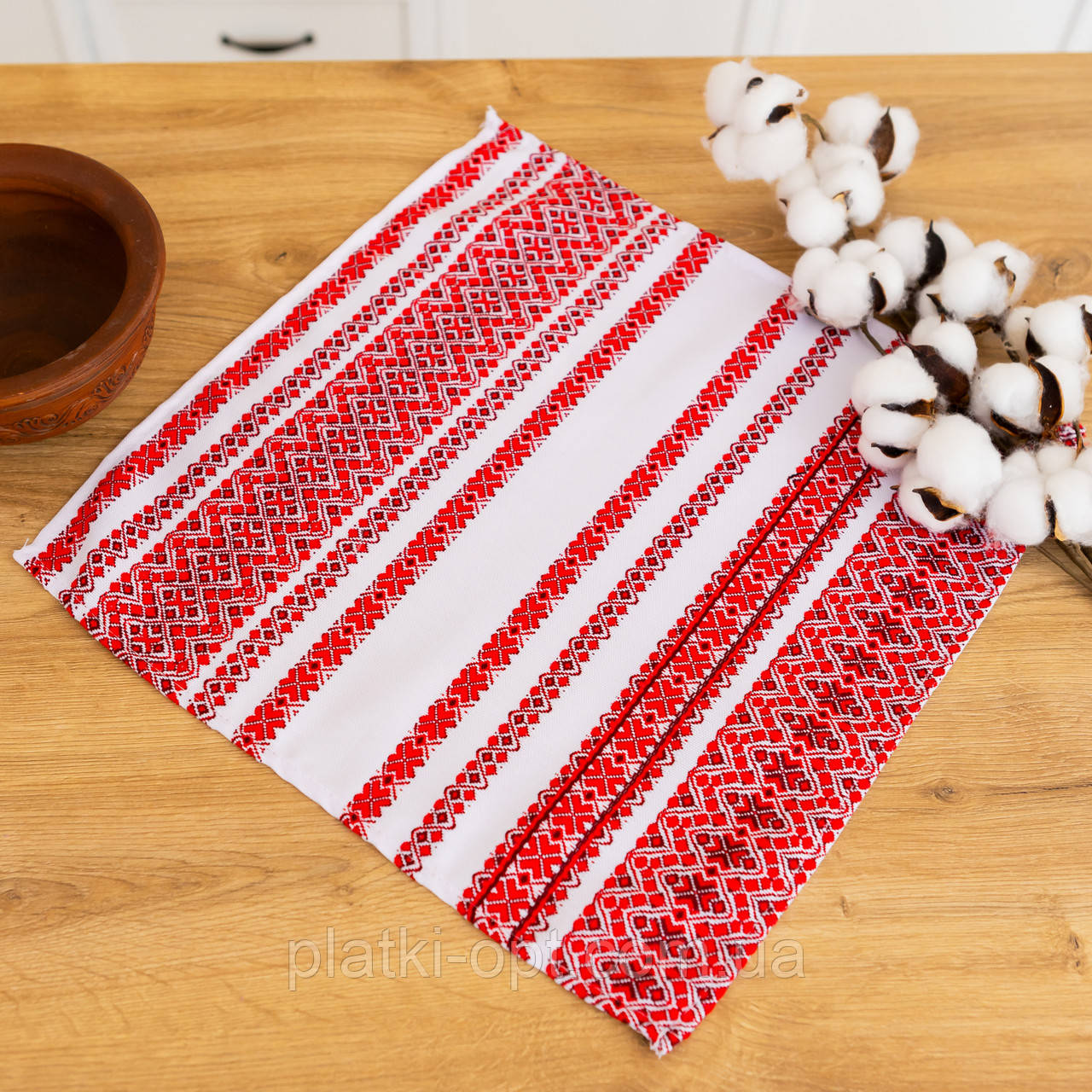 Серветка вишита з українським орнаментом 37х37см (анс6-3-37)