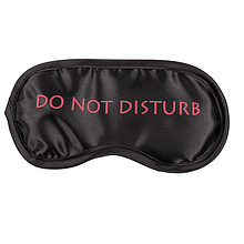 Чорна атласна маска для сну з написом "Do Not Disturb"