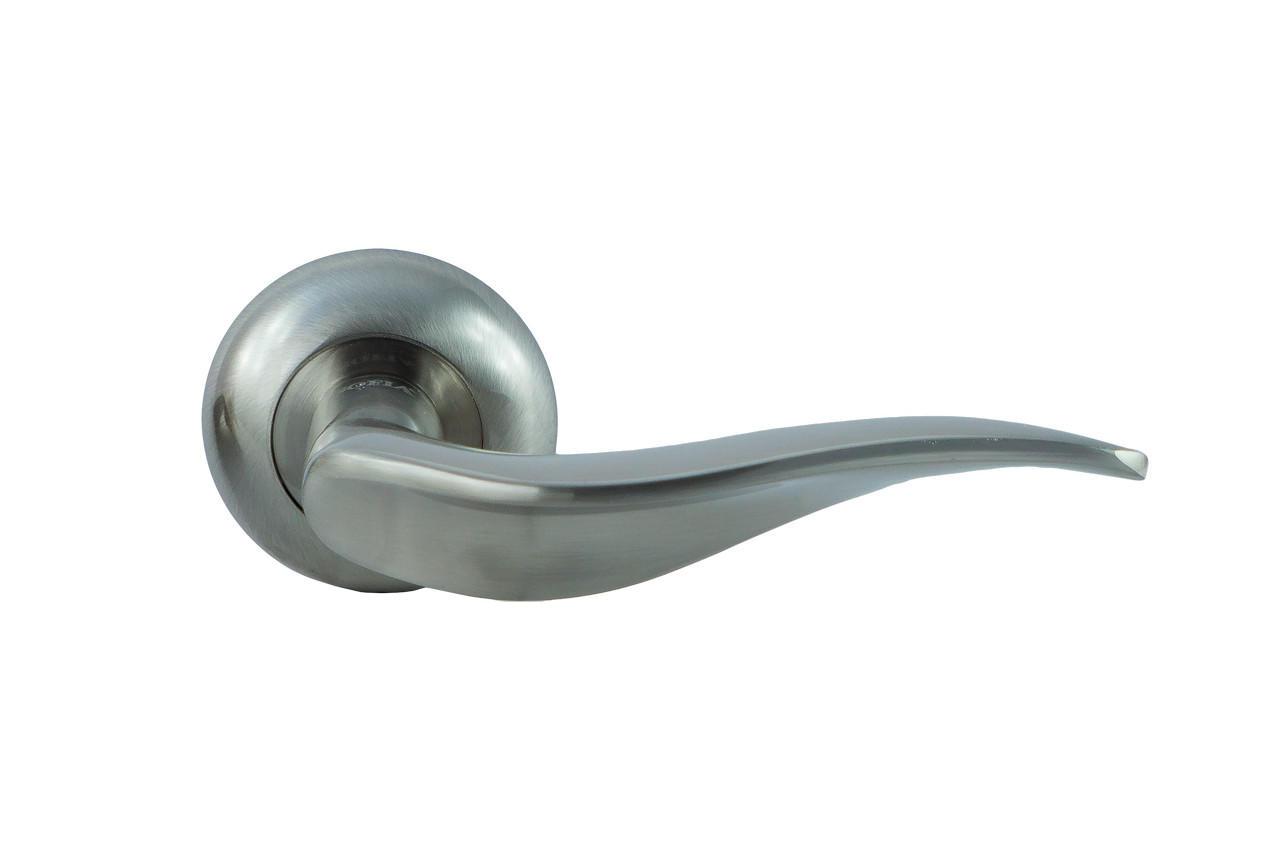 Ручка на розетці FZB Sofia R-41 15133 SN