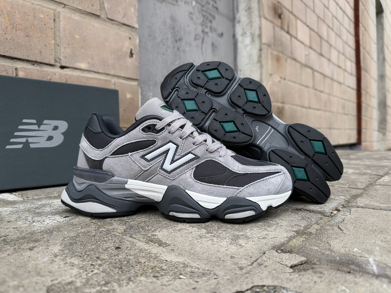 Чоловічі кросівки New Balance 9060 Grey сірі