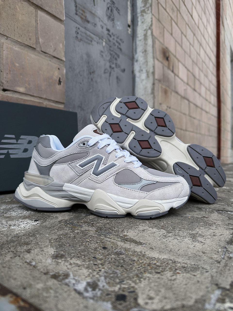 Чоловічі кросівки New Balance 9060 Beige Grey бежеві