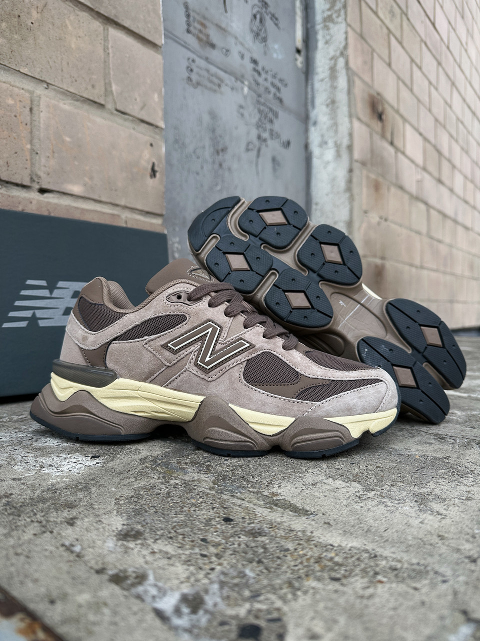 Чоловічі кросівки New Balance 9060 Brown коричневі