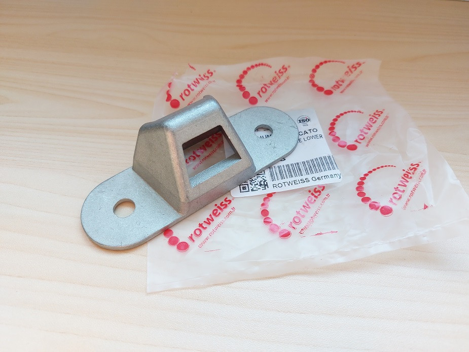 Фіксатор замка задніх дверей низ Fiat Ducato 244, Peugeot Boxer, Citroen Jumper (2002-2006), 1303896080, 872453