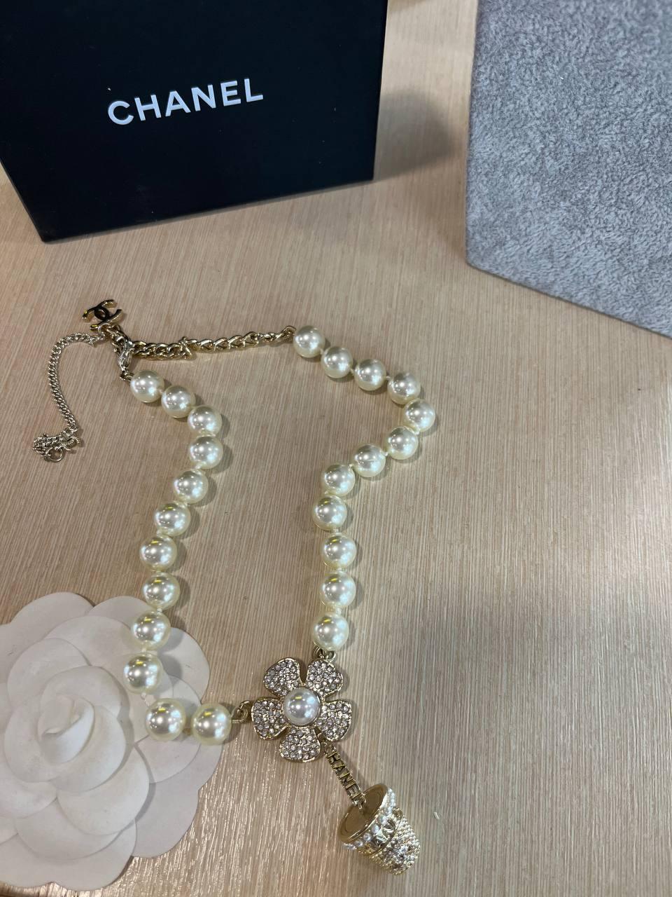 Кольє з перлами Шанель / Chanel кольє перлинне з квіткою