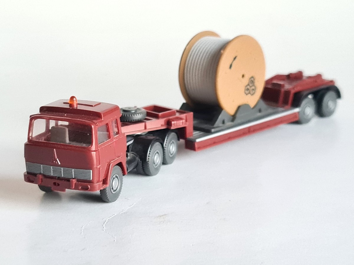 Масштабная модель автомобиля Magirus 235 D з низькорамною платформою , масштаб 1/87, H0 WIKING # 503