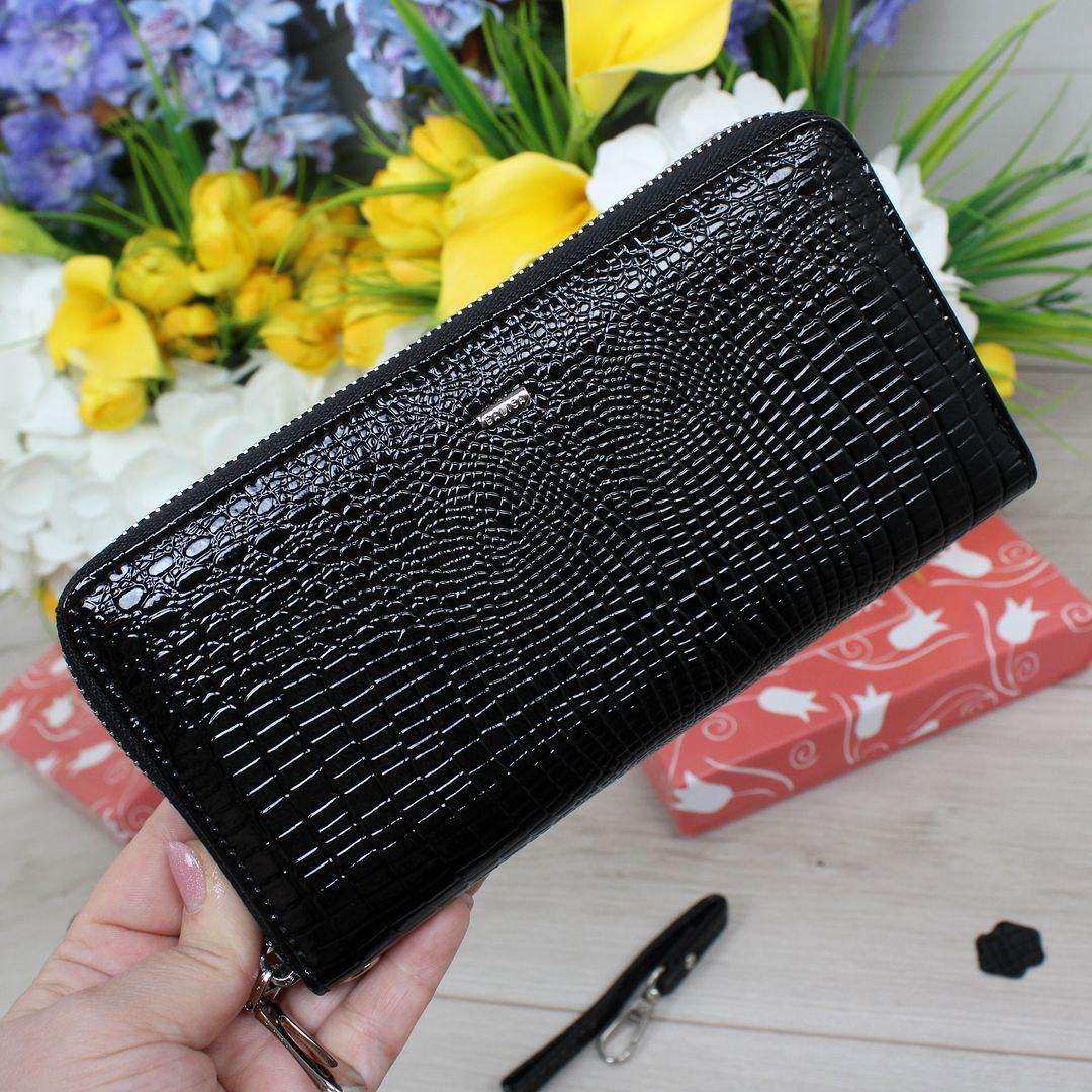 Жіночий шкіряний гаманець портмоне на змійці лаковий чорний натуральна шкіра, фото 1