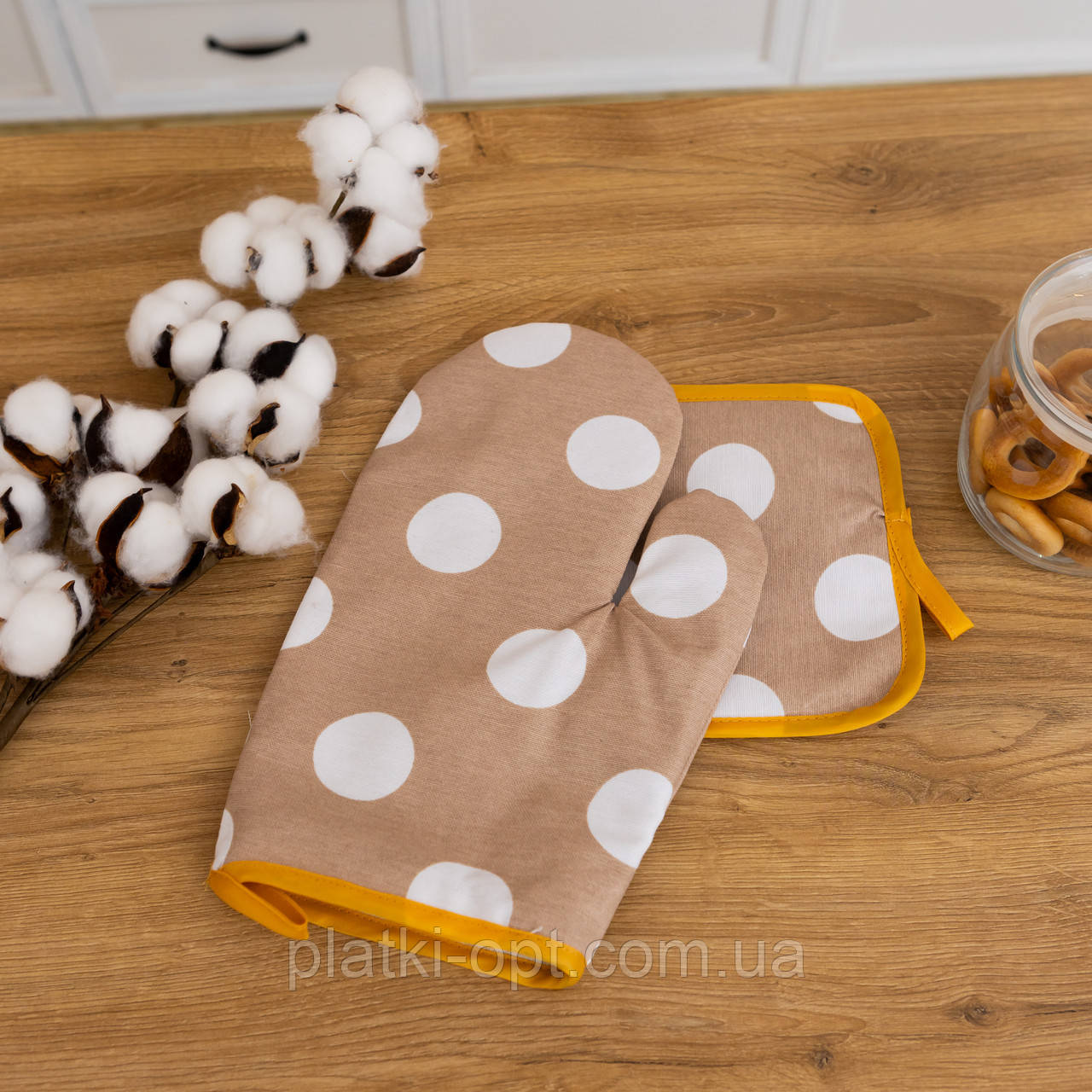 Рукавичка + прихватка водовідштовхувальні "Великий горошок" (бежева)