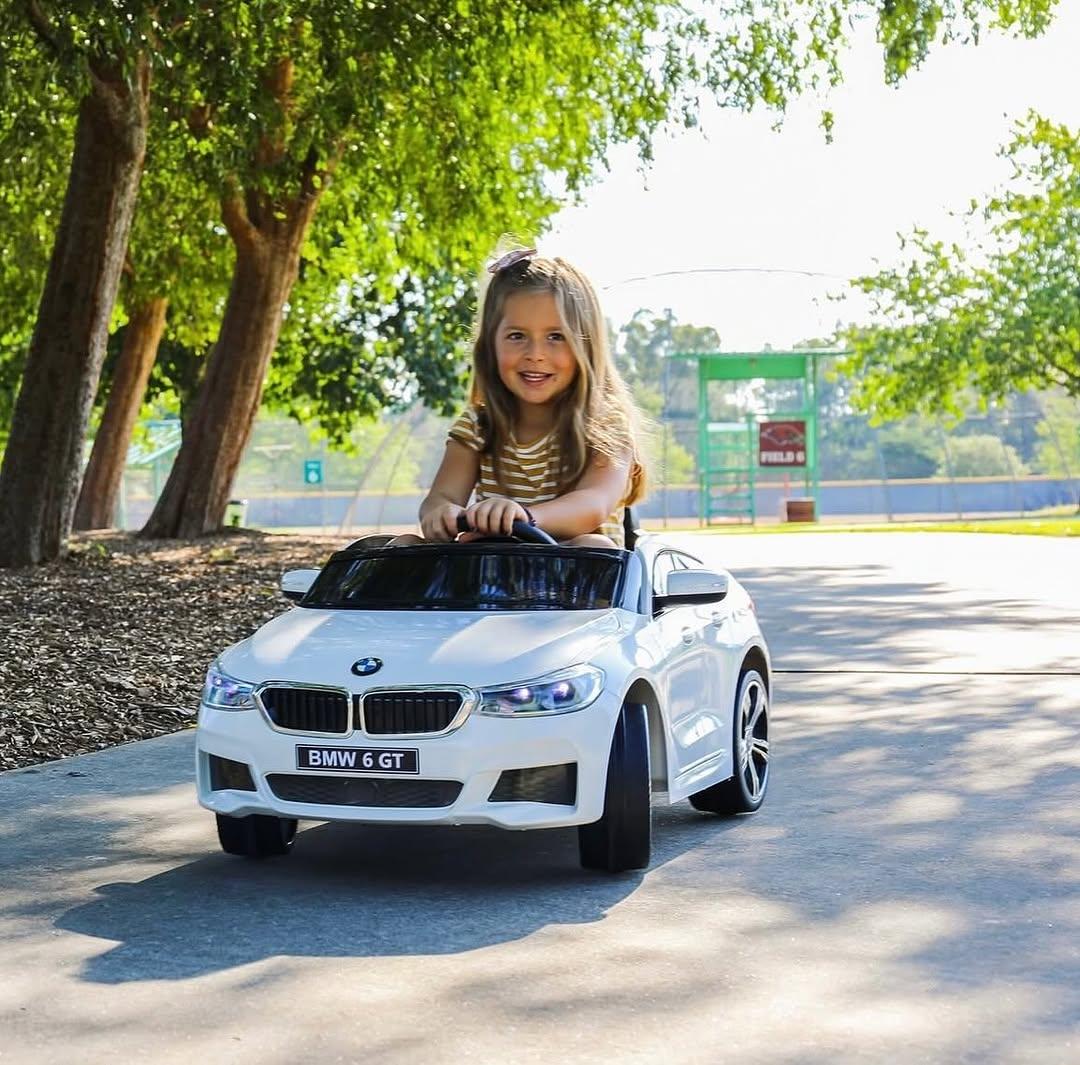 Дитячий електромобіль на акумуляторі BMW 6 GT  JJ2164 з пультом радіокерування для дітей 3-8 років білий