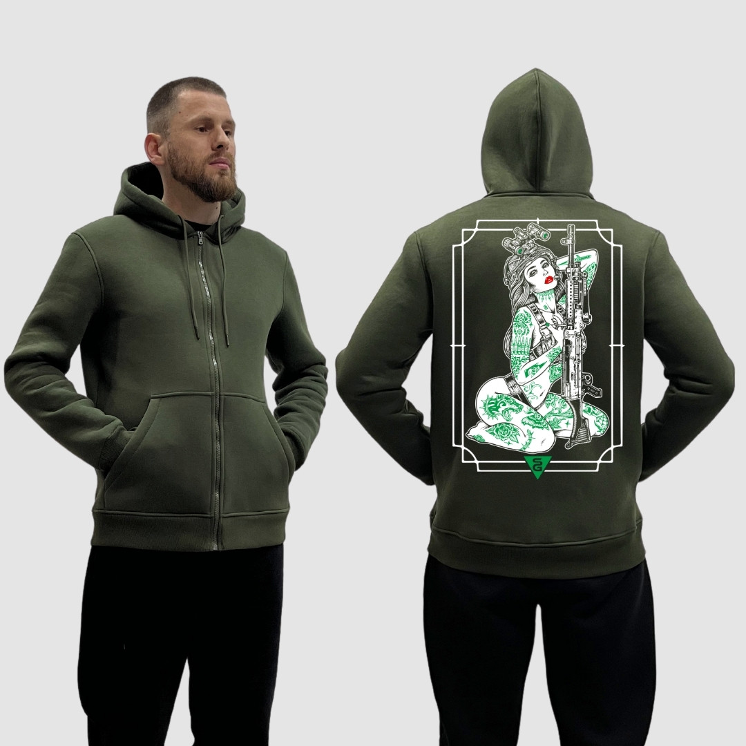 Чоловічий зіп-худі на флісі з принтом Дівчина з гвинтівкою та зеленими тату Sunset Goons, Хакі