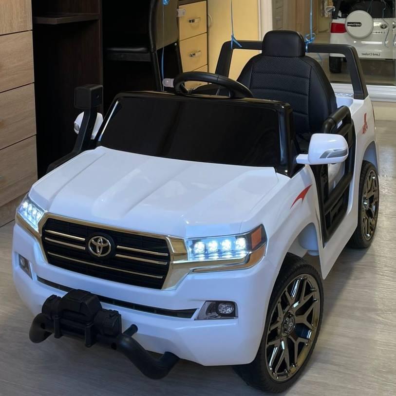Дитячий електромобіль на акумуляторі Джип Toyota M 5101 на радіокеруванні дітей 1-5 років Білий