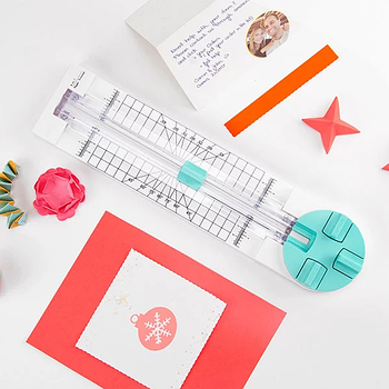 Канцелярський різак для паперу має три типи ліній: прямий зріз, хвилястий та пунктирний