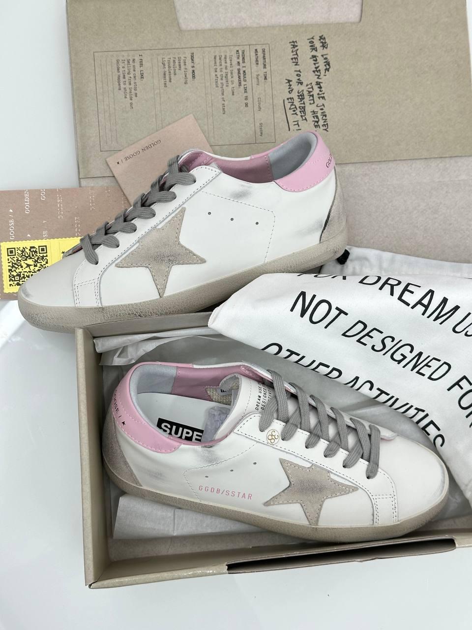 Жіночі білі шкіряні кросівки Golden Goose Super-Star з рожевою зіркою білі кеди