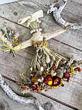 Лялька з натуральних матеріалів на Великдень, оберіг мотанка з букетиком , мотанка з сухоцвітів,32-30 см, фото 2