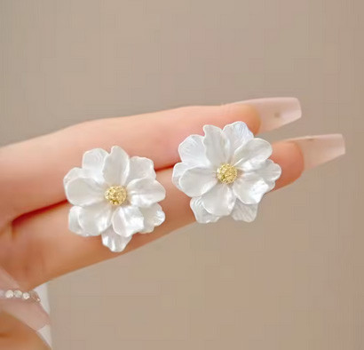 Гарні сережки гвоздики білі Квіточки, фото 1