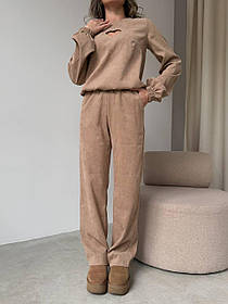 Вельветовий костюм з вирізом у вигляді серця