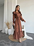 Жіноча довга сукня з рюшами та поясом, фото 4