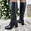 Чоботи чорні шкіряні жіночі на стійкому підборі, декоровані ремінцями, фото 3