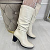 Чоботи жіночі шкіряні на стійкому підборі. Колір бежевий, фото 4