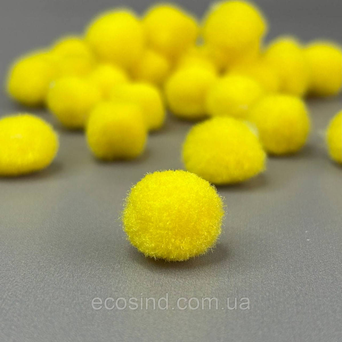 Помпони для творчості 1,5 см, 50 шт/упаковка жовті, фото 1