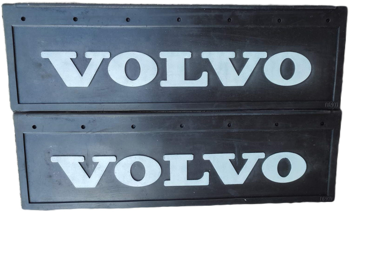 Бризговики передні (вузьки) для вантажного автомобіля VOLVO