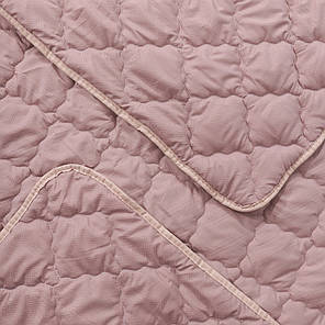 Двоспальна літня ковдра 180x210 стьобана тонка мікрофібра / холофайбер, рожева з орнаментом, фото 3