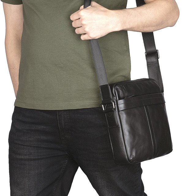 Сумка чоловіча через плече шкіряна чорна арт.00197