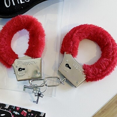 Наручники сувенірні з штучним хутром, червоні, фото 1