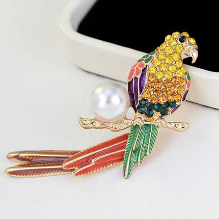 Брошка металева золотиста Папуга з різнобарвними стразами та перлами розмір виробу 40х30 мм, фото 2